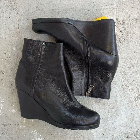 Prada wedge ankle boots - Picture 1 of 12